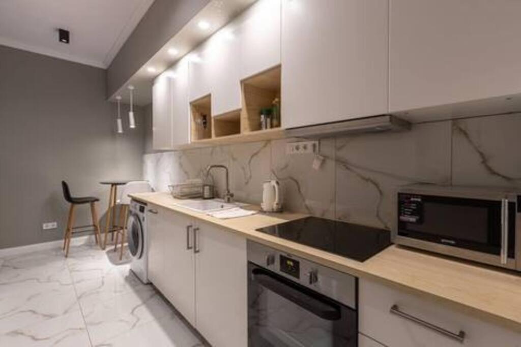 Luxurious Studio Located In The Heart Of بودابست المظهر الخارجي الصورة
